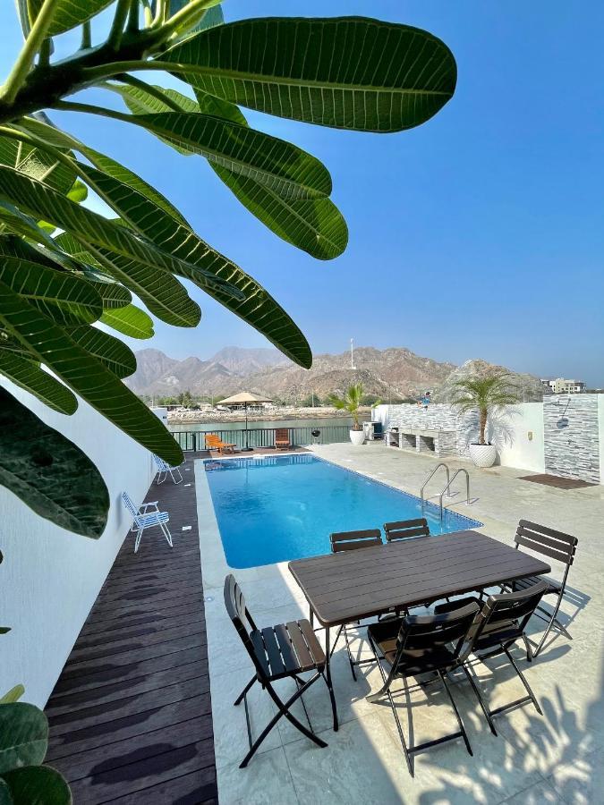 Iconic 4-Bedroom Villa With Pool In Fujairah Palm 外观 照片